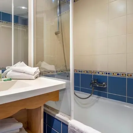 Apartment Charming With Pool In La Rochelle
