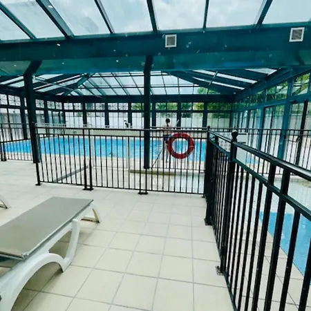 Daire Charming With Pool In *