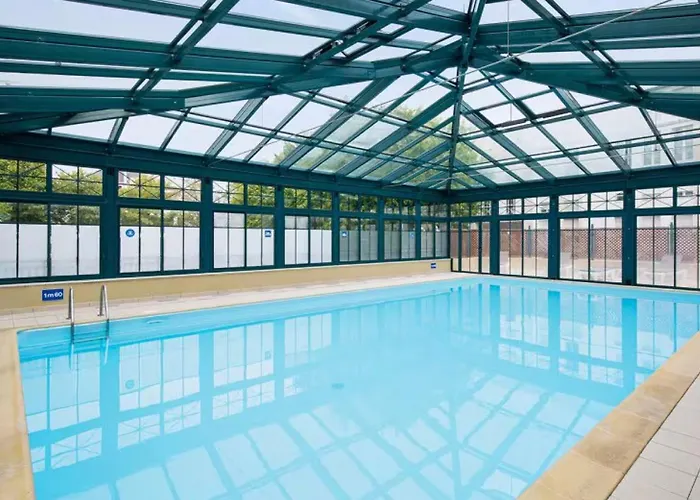 Charming With Pool In * 拉罗歇尔